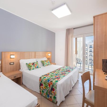 Hotel Amalfi - Smart Hotel Riccione Buitenkant foto