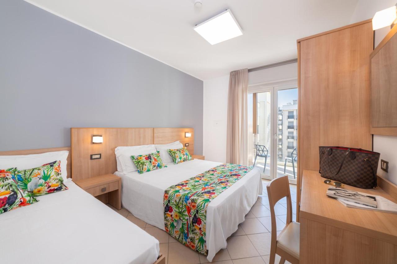Hotel Amalfi - Smart Hotel Riccione Buitenkant foto