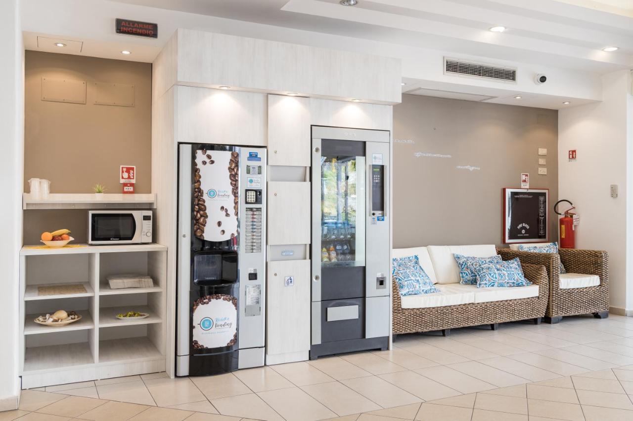 Hotel Amalfi - Smart Hotel Riccione Buitenkant foto