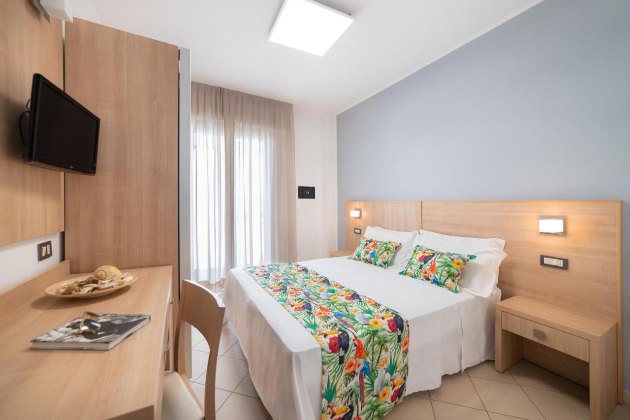Hotel Amalfi - Smart Hotel Riccione Buitenkant foto