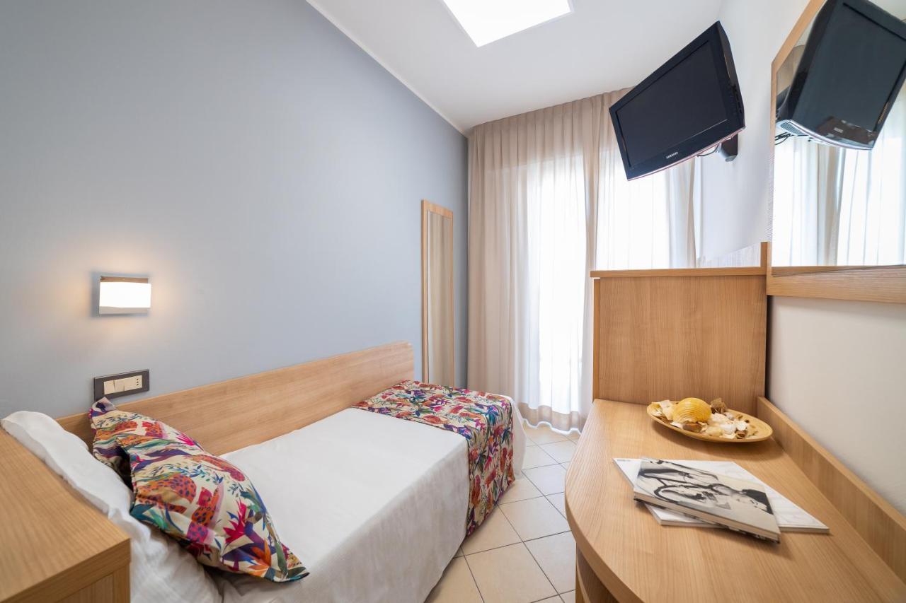 Hotel Amalfi - Smart Hotel Riccione Buitenkant foto