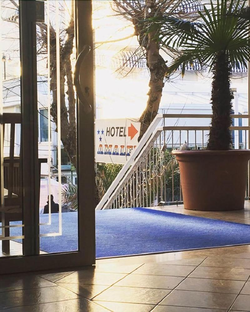 Hotel Amalfi - Smart Hotel Riccione Buitenkant foto